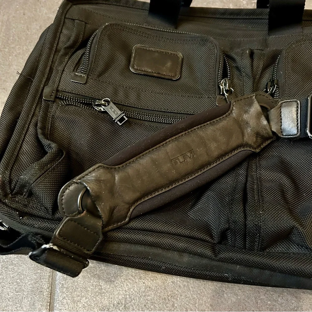 Tumi good used